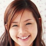 konisi 150x150 【小顔裏技】安室奈美恵のかっさマッサージの方法と効果は？姿勢も大事！